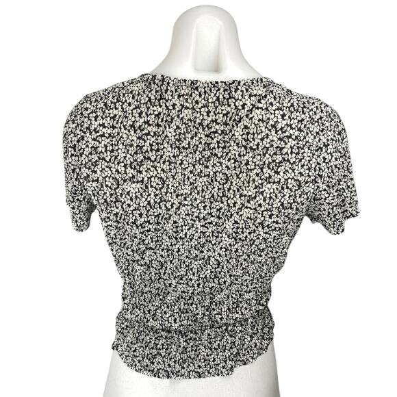 Pull & Bear Black White Floral Short Sleeve V Neck Peplum Blouse Top Size S - Picture 2 of 3